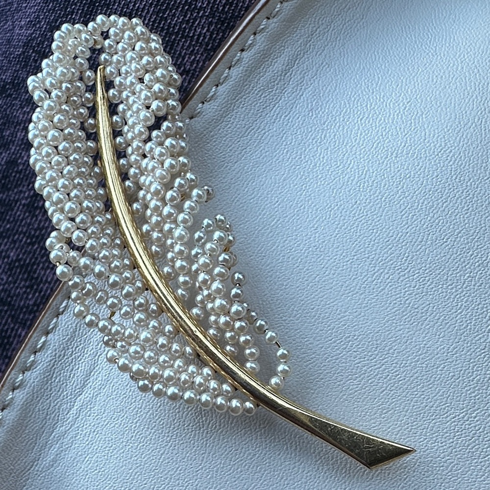 Vintage Faux Pearl Leaf Statement Brooch - Picture 3 of 7